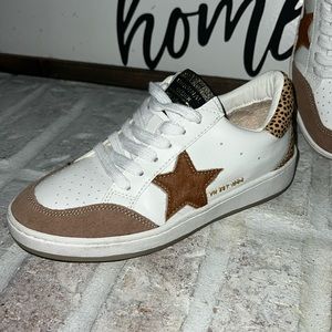 Vintage Havana Kimber Haircalf & Suede Sneaker size 7